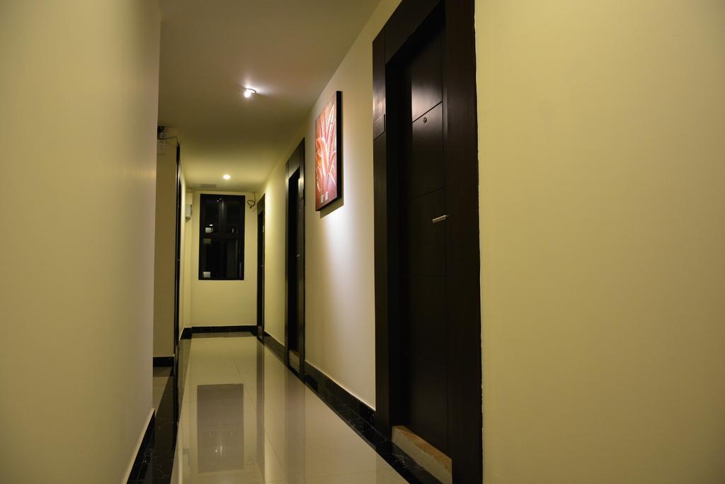 Adamaz House Hotel Банкок Екстериор снимка