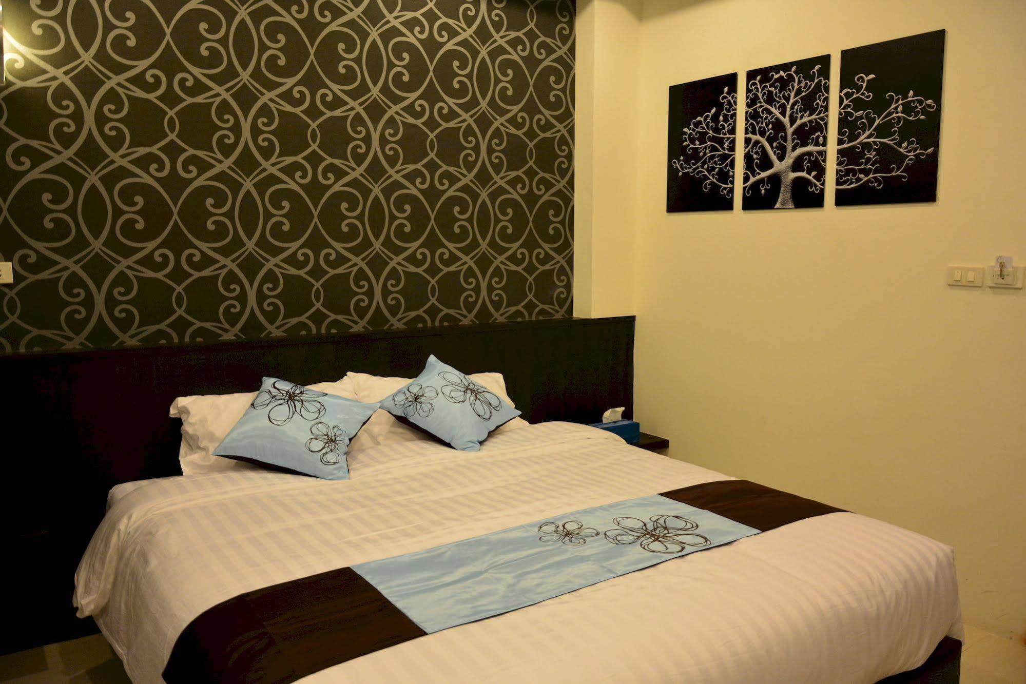 Adamaz House Hotel Банкок Екстериор снимка